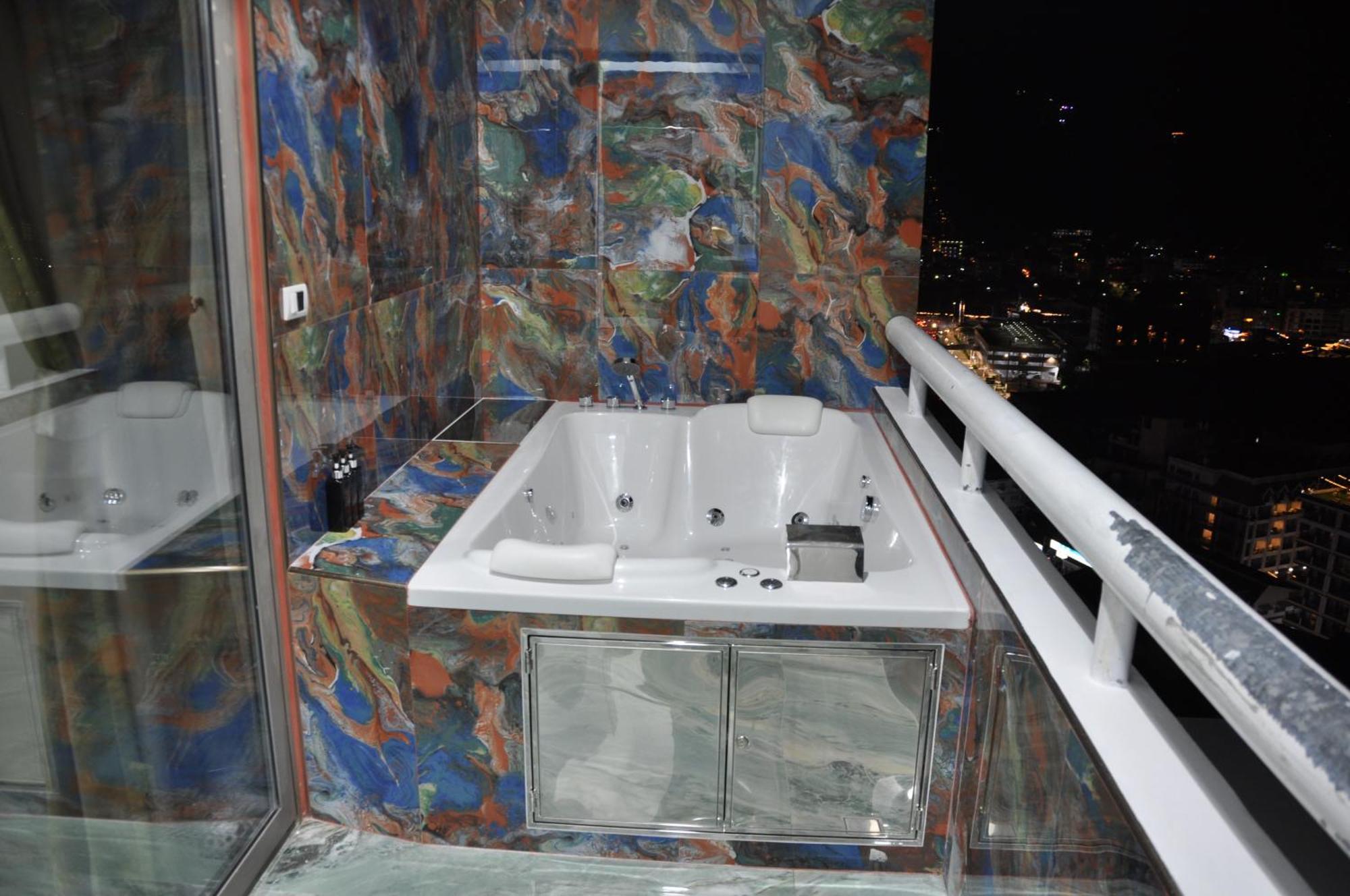 Appartement Tower Designer Pta 2025 Patong