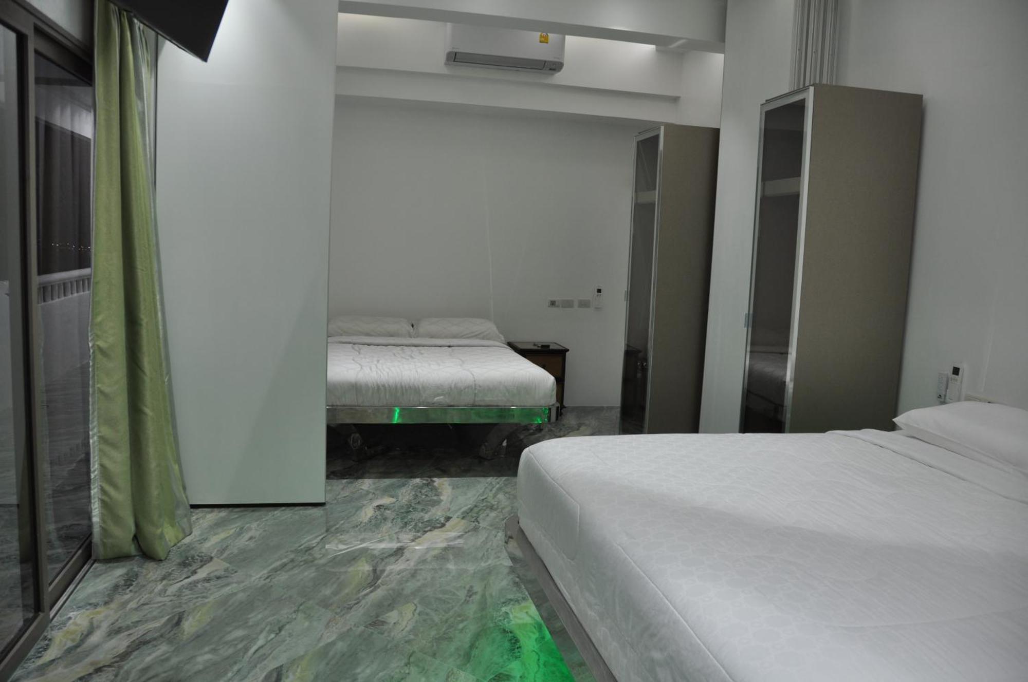 Tower 3 Privates Bedrooms Patong