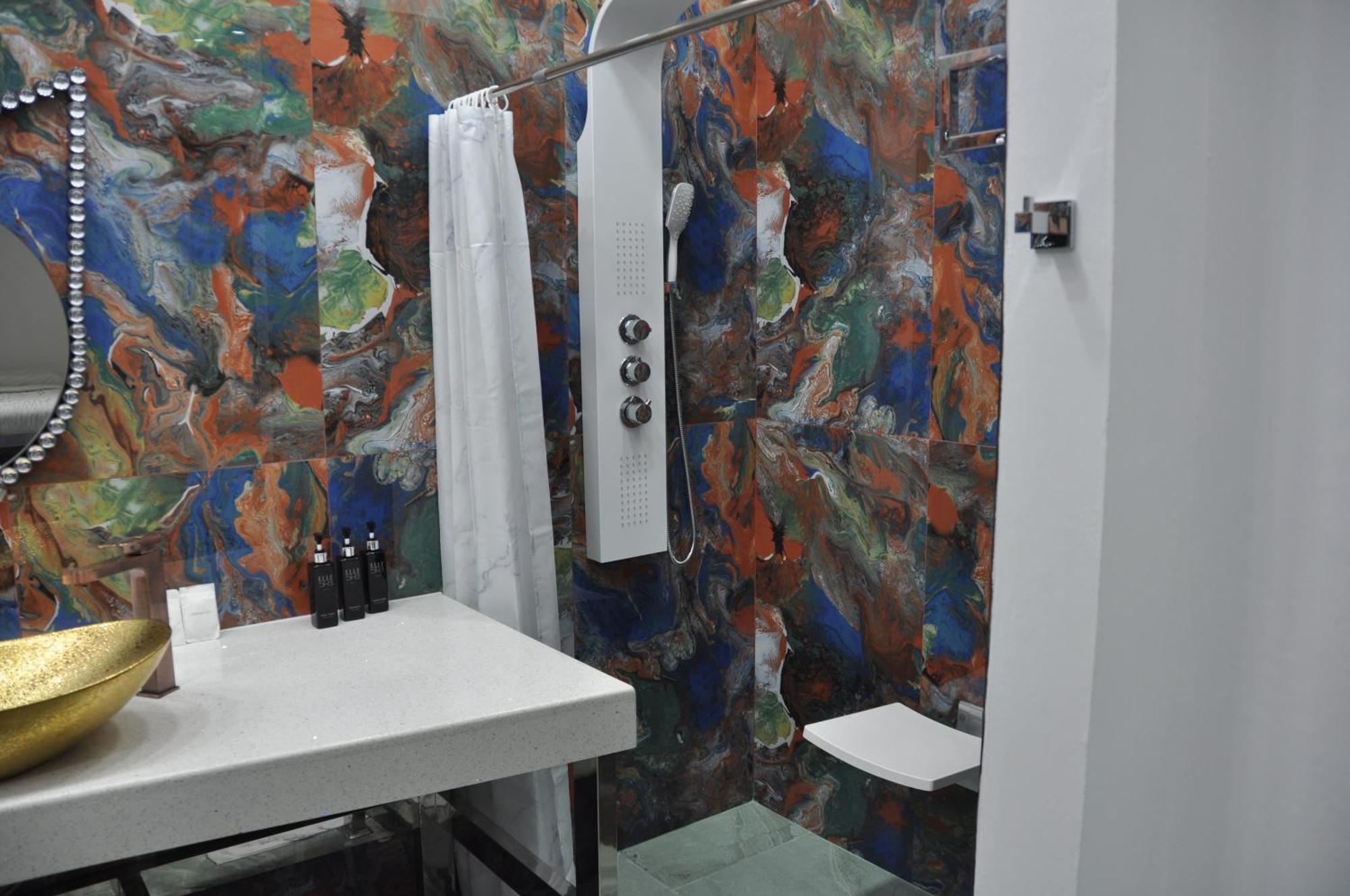 Tower 3 Privates Bedrooms * Patong